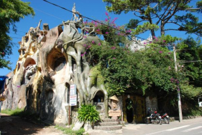 Гостиница Crazy House  Dalat